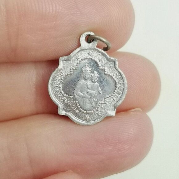 Vintage Jesus Religious Pendant Charm, Silver Tone Double Sided, Estate - Picture 6 of 8